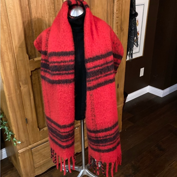 NWT Banana Republic shawl - Picture 10 of 13